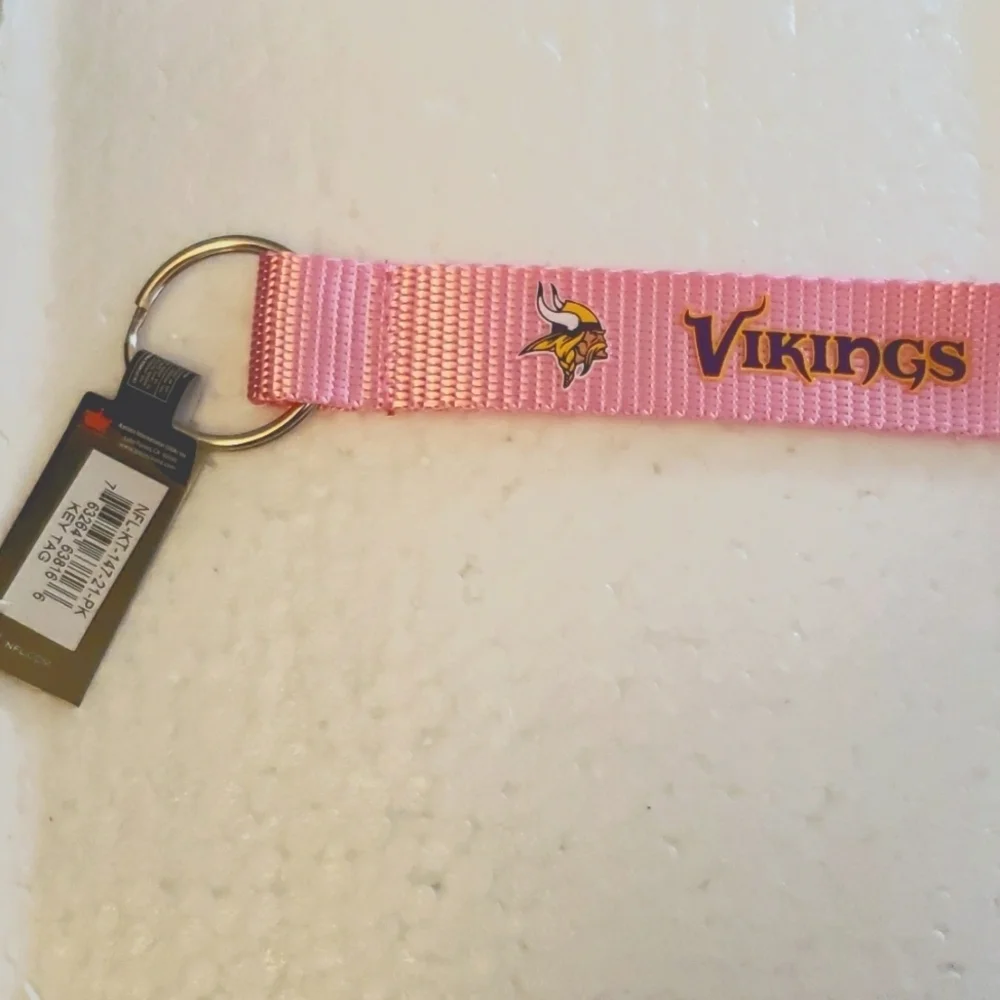 Aminco Minnesota Vikings Pink NFL Licensed Carabiner Lanyard Keychain